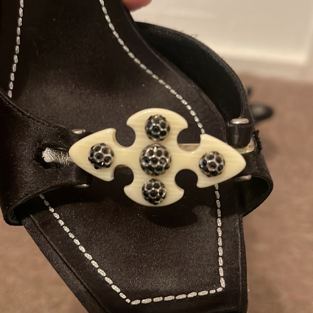 Designer Sling Back pumps - Picture 4 of 6